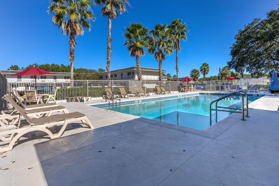 Day, On site, Pool view, Swimming pool, Time of day