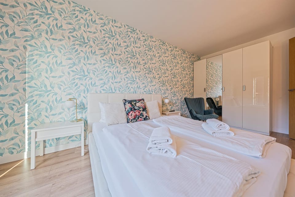 Bed, Bedroom, wardrobe
