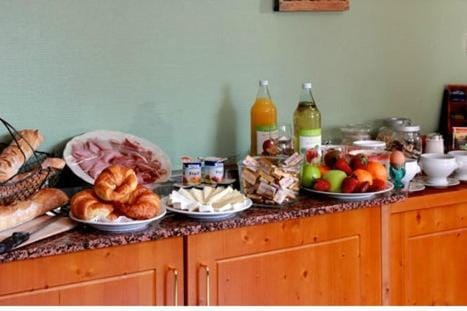 Food and drinks, Buffet breakfast