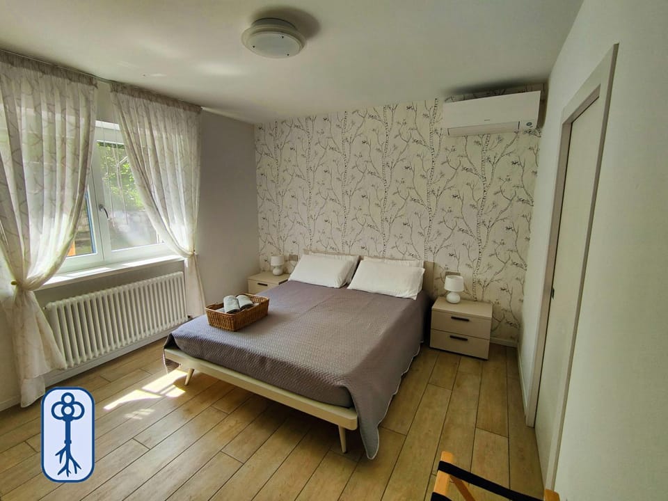 Spring, Night, Winter, Summer, Photo of the whole room, Bedroom, Autumn, On site