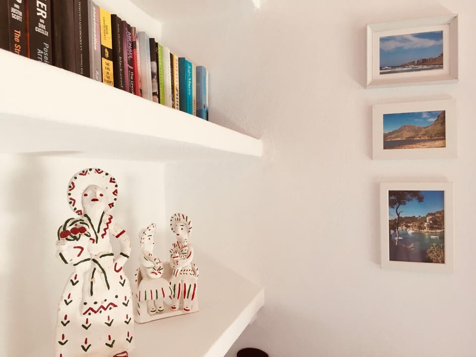 Library, Photo of the whole room
