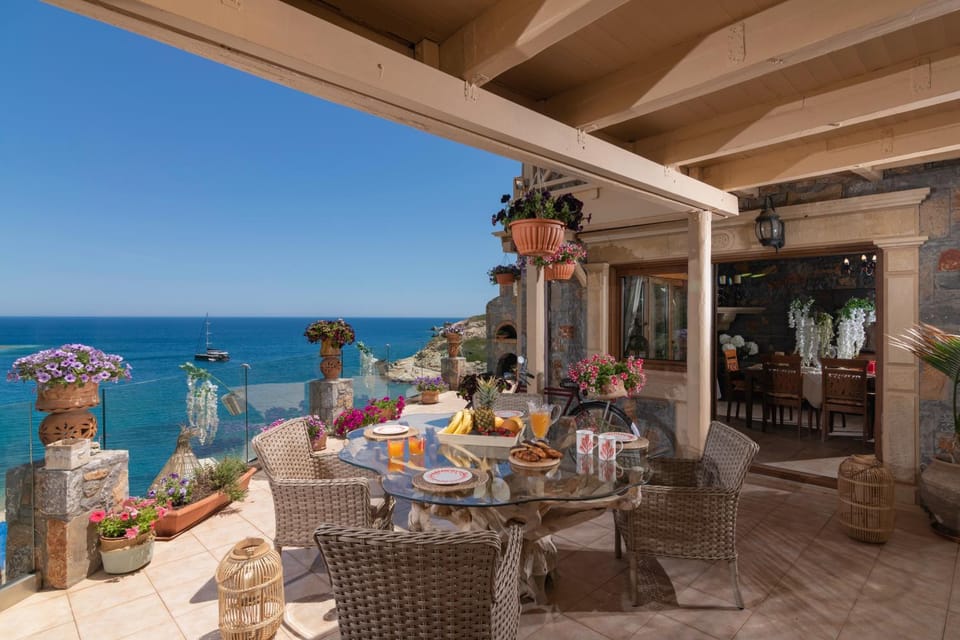 Felini Palace Villa in Crete