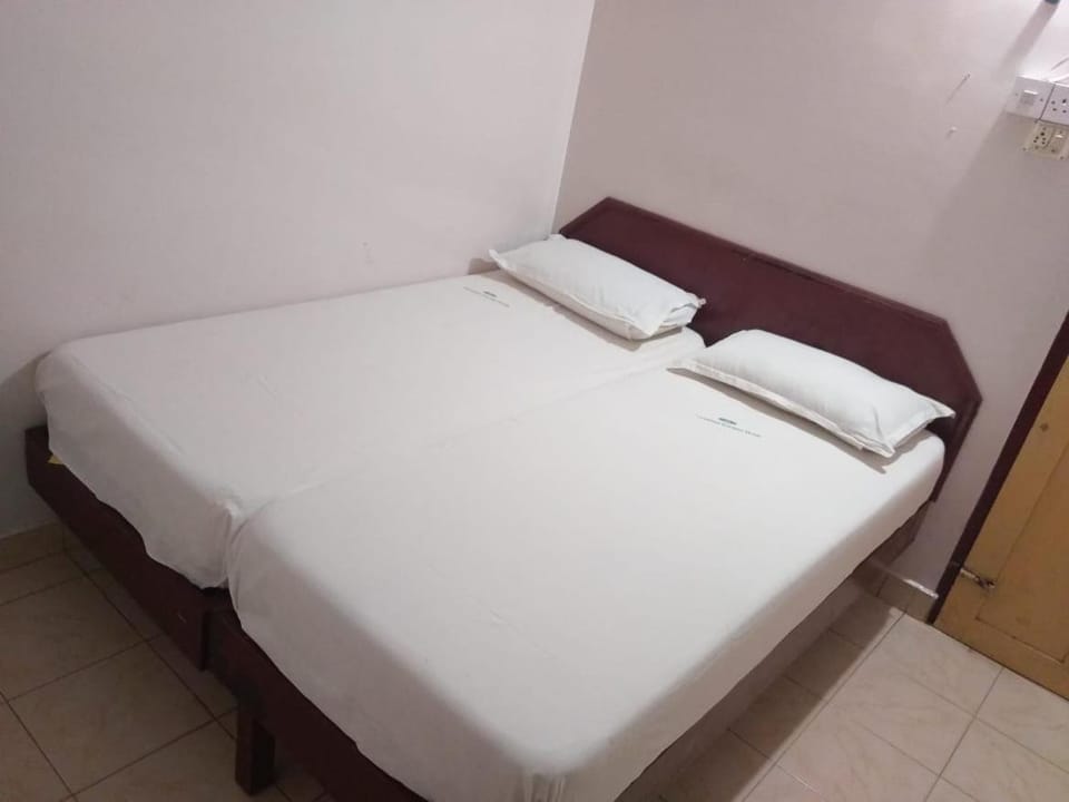 Anandan Tourist Home Hotel in Varkala