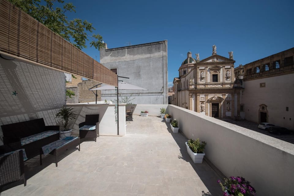 Nearby landmark, BBQ facilities, View (from property/room), Balcony/Terrace