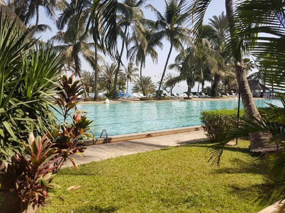 Natural landscape, Garden, Hiking, Lake view, River view, Sea view, Swimming pool