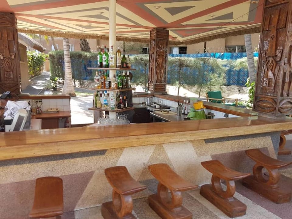 Restaurant/places to eat, Lounge or bar