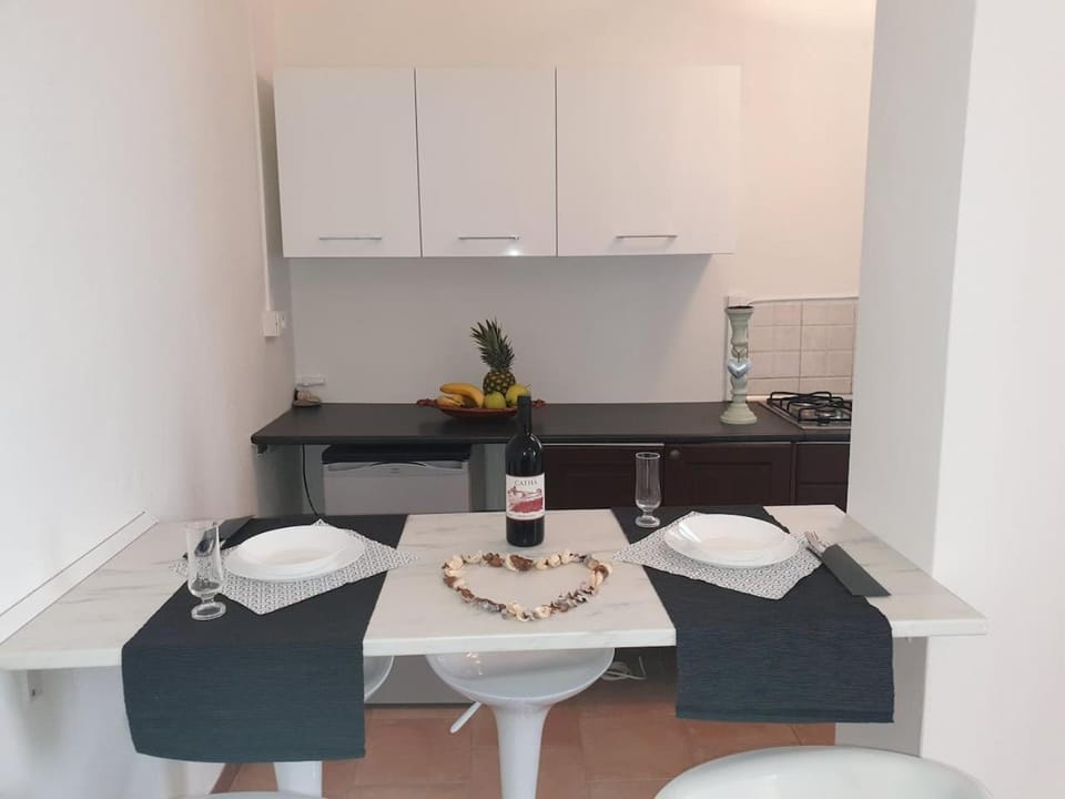 HOLIDAY APARTAMENTS House in Desenzano del Garda