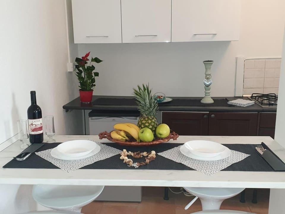 HOLIDAY APARTAMENTS House in Desenzano del Garda