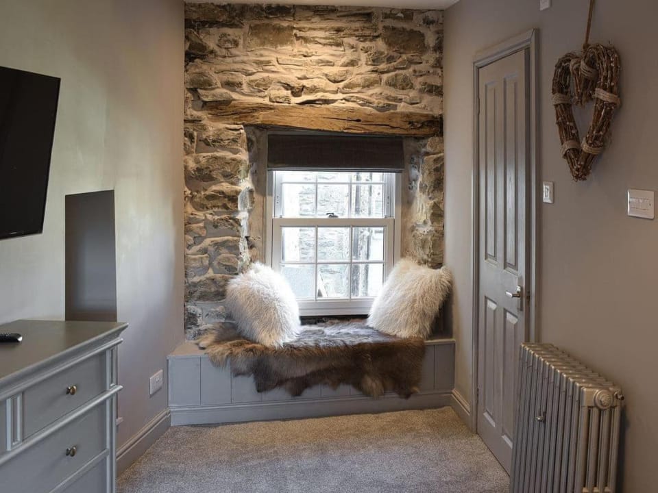 secret cottage House in Main Street