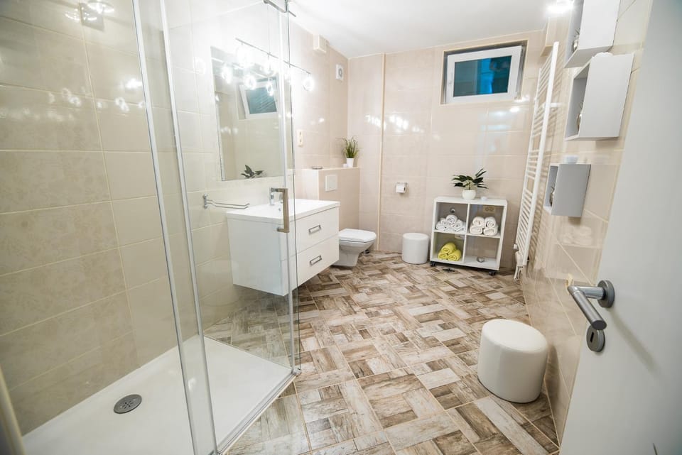 Toilet, Bathroom