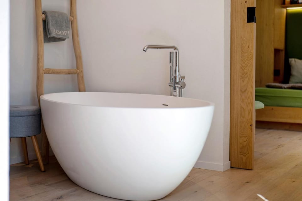 Bathroom, Living room