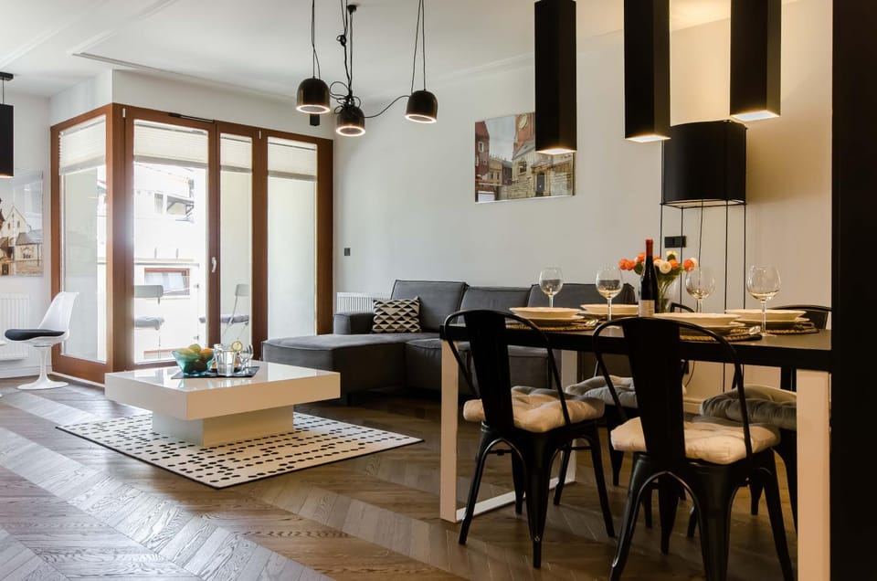 Living room, Seating area, Dining area
