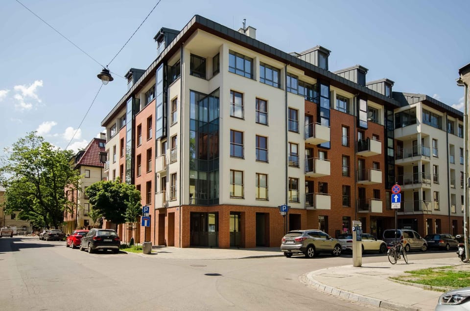Property building, Day