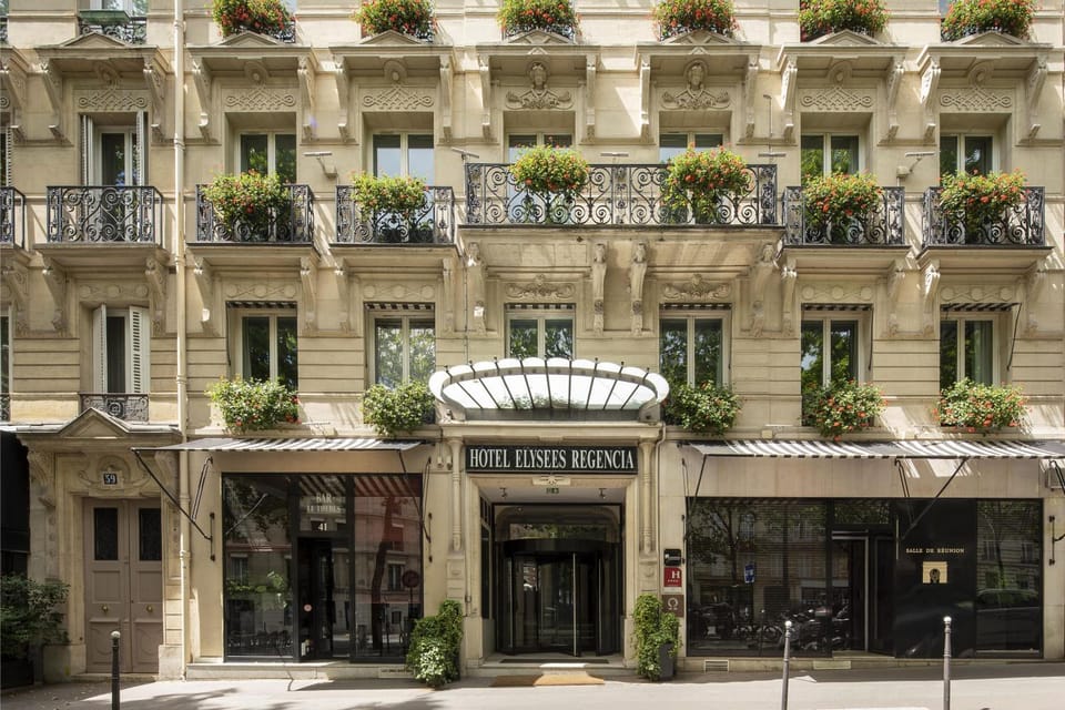Property building, Facade/entrance