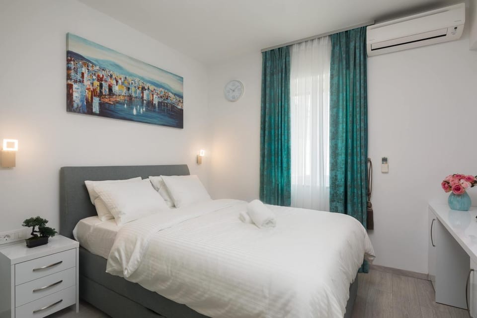 Luxury Studios & Rooms Seven Bed and Breakfast in Split