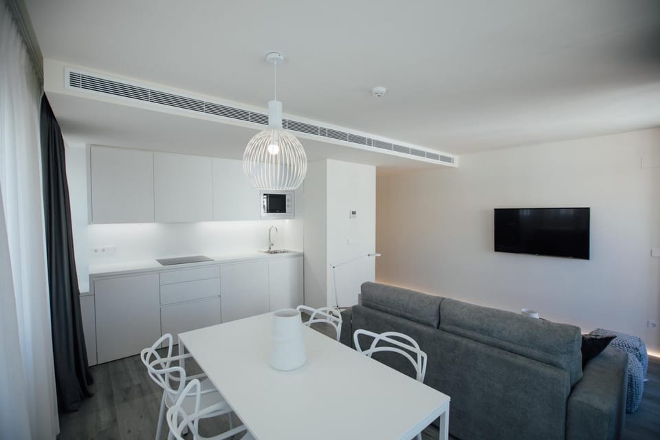 Communal lounge/ TV room, Living room, Dining area