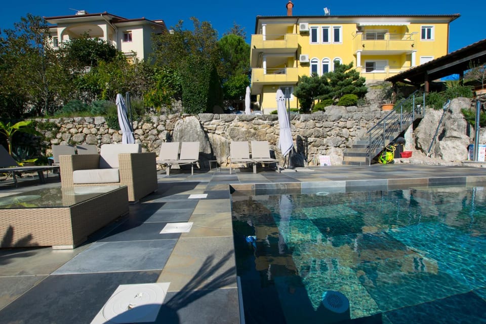 Property building, Swimming pool