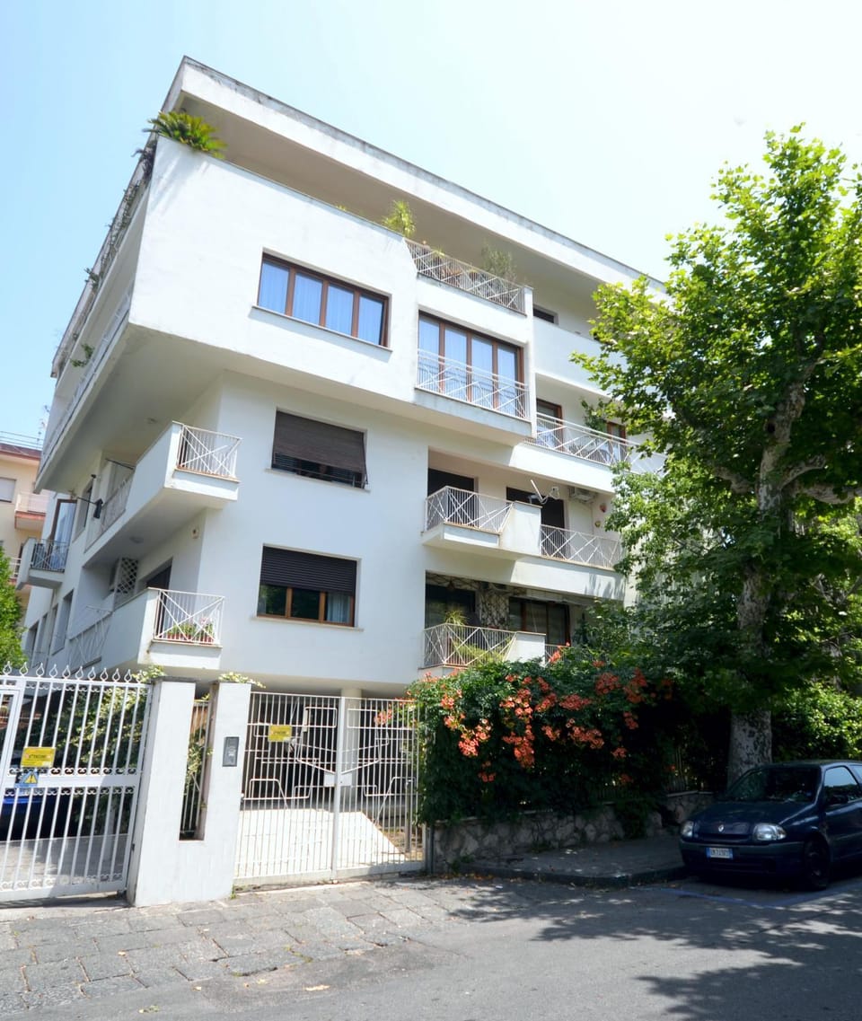 Property building, Facade/entrance