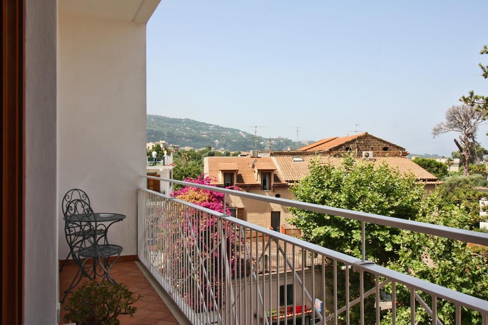 View (from property/room), Balcony/Terrace