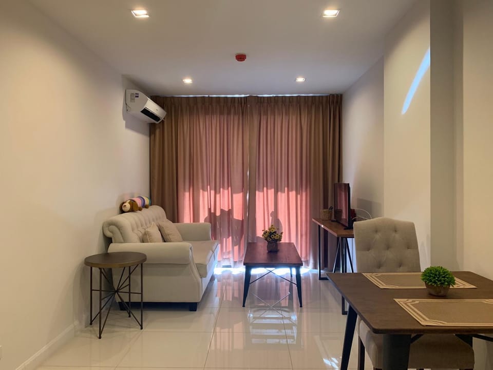 De Amber Pattaya by ME Apartment in Pattaya City