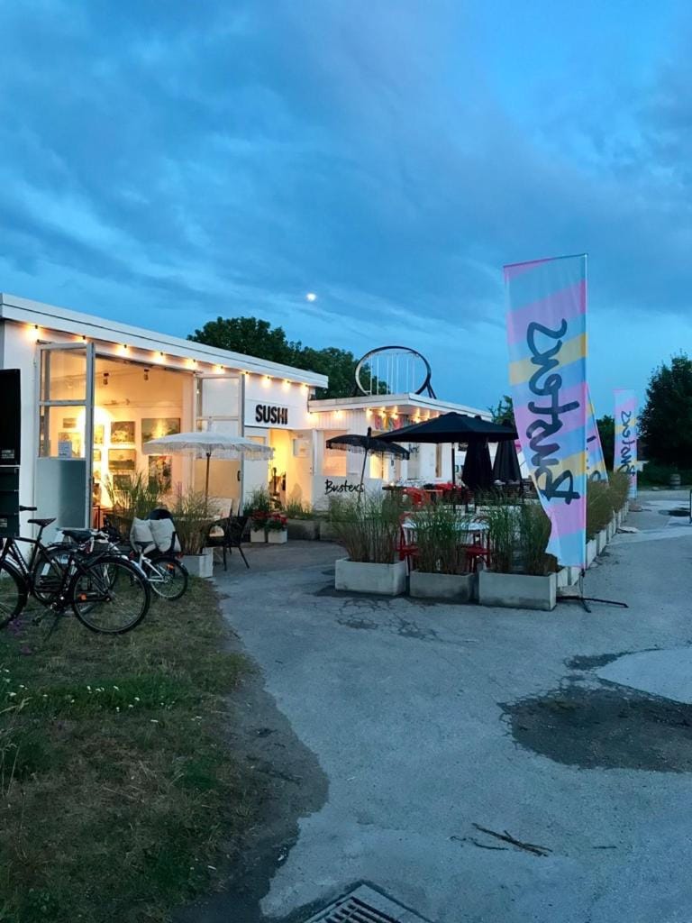 Restaurant/places to eat