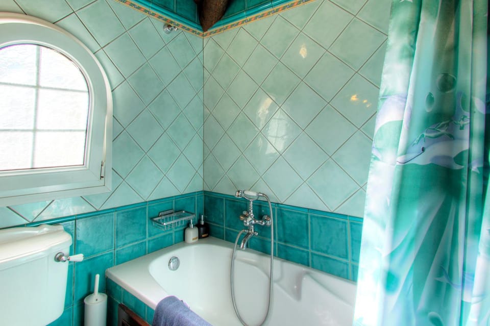 Bathroom, Bath
