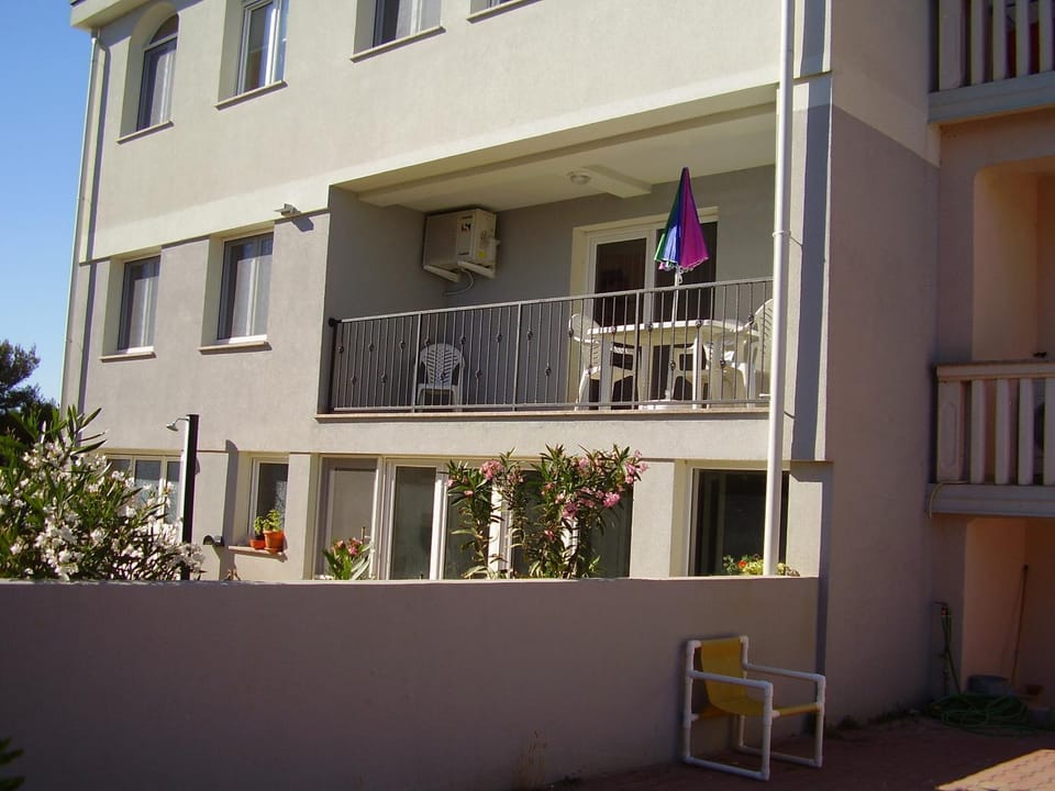Property building, View (from property/room), Balcony/Terrace