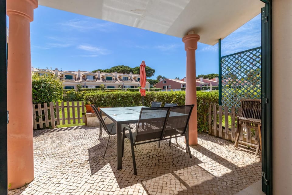 Lovely villa in Vila Bicuda Cascais Resort II Campground/ 
RV Resort in Cascais
