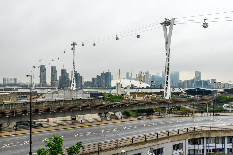 Nearby landmark, Day, Neighbourhood, City view, Street view