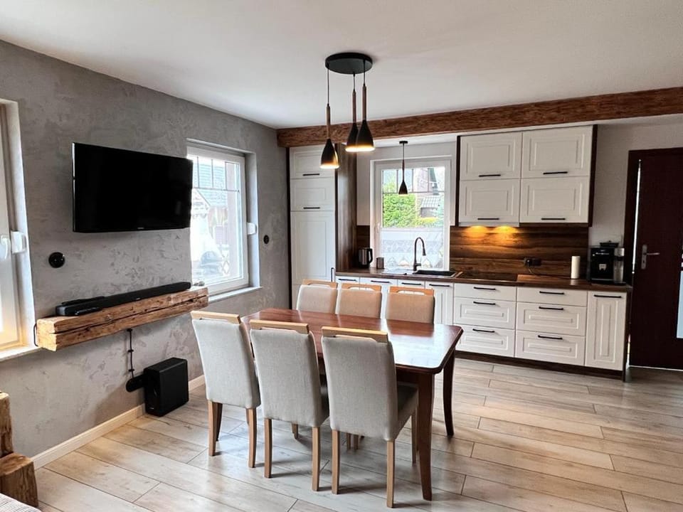 Kitchen or kitchenette, Living room, pet friendly, stove