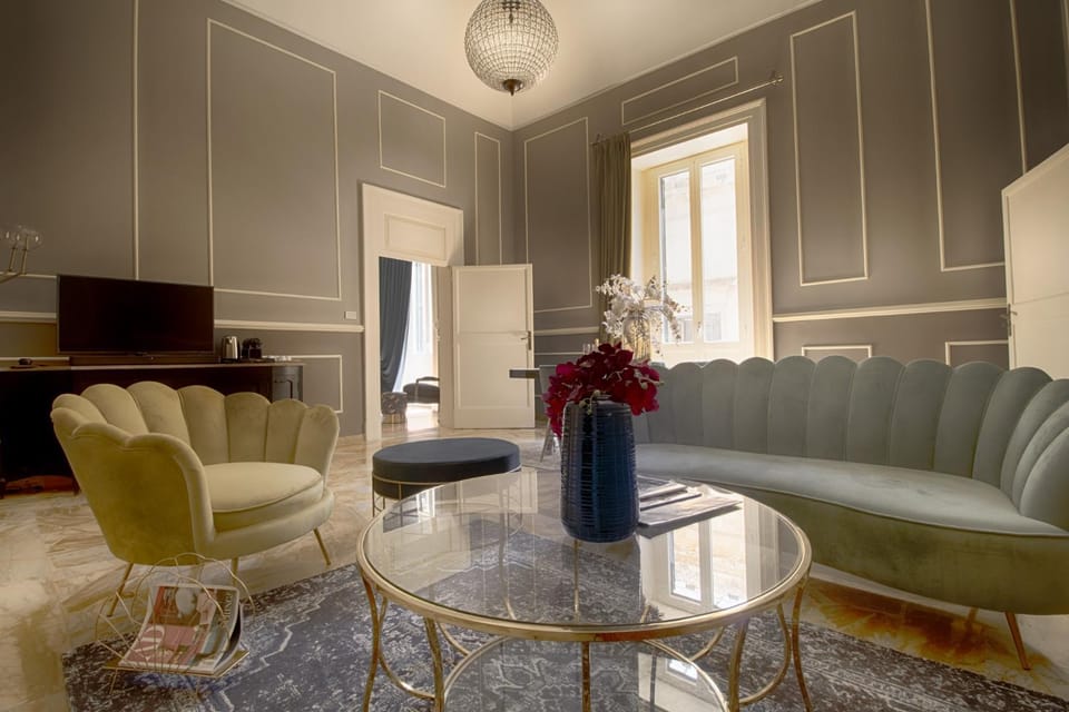 TV and multimedia, Living room, Business facilities, Seating area, Dining area