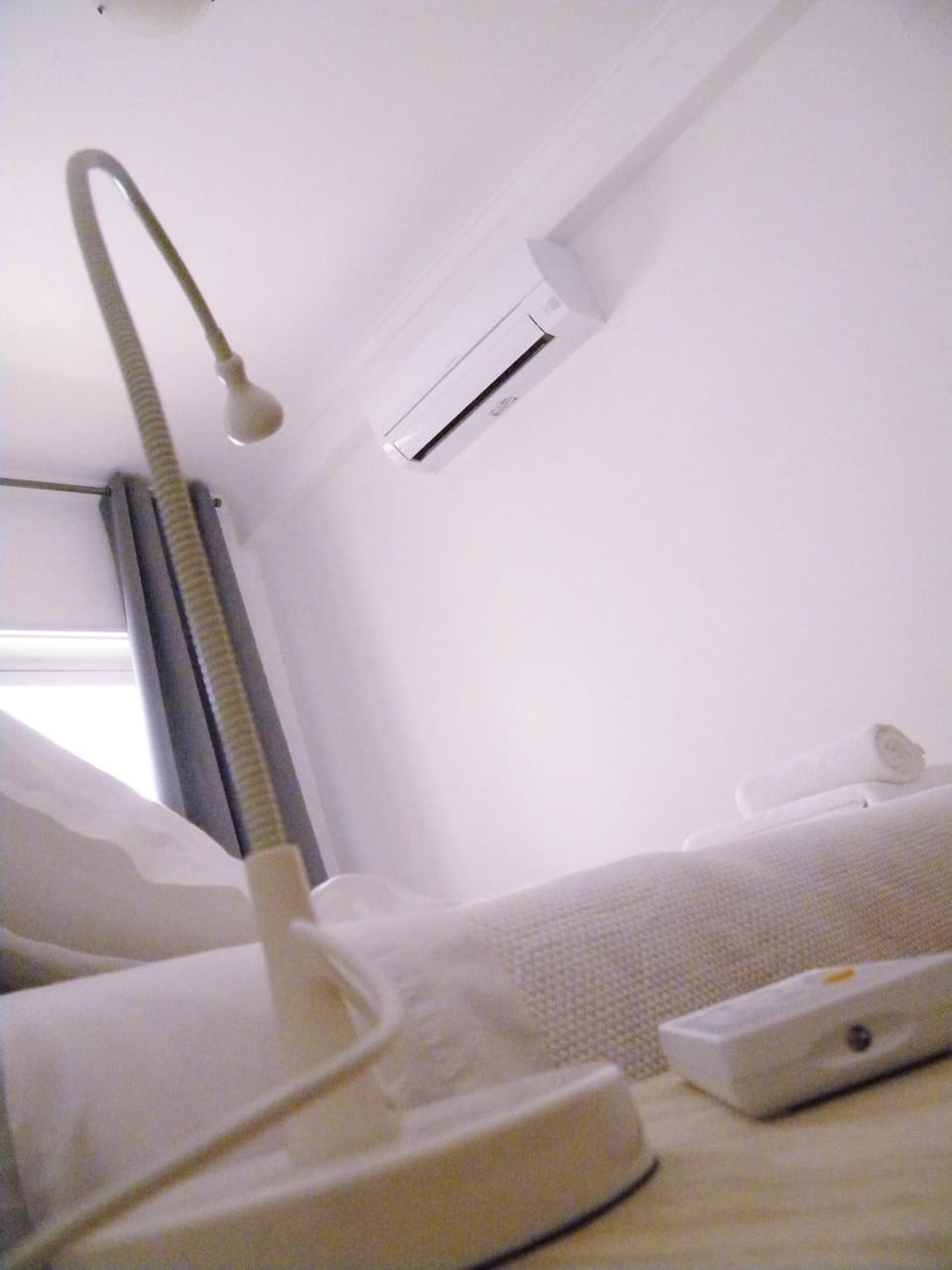 Bed, Photo of the whole room, Decorative detail, Bedroom, Family