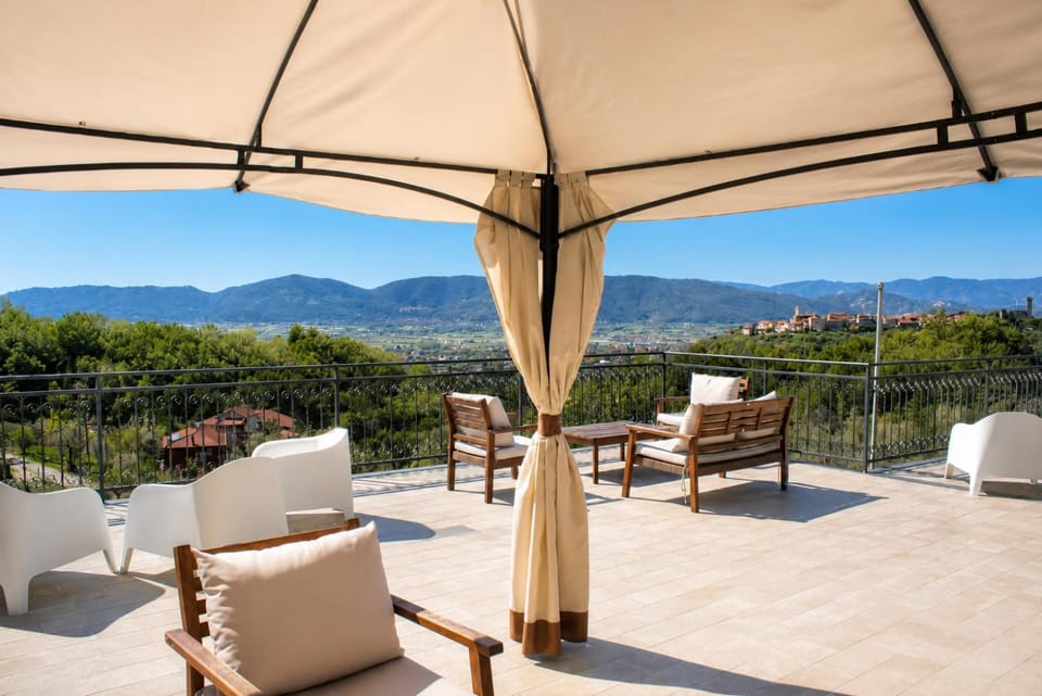 View (from property/room), Balcony/Terrace