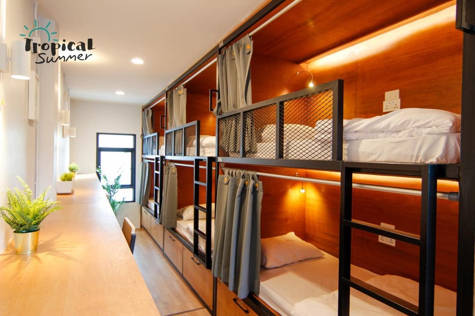 Bedroom, bunk bed