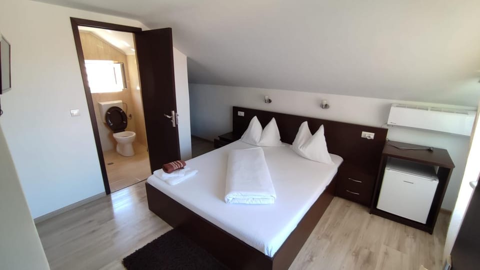 Casa Laur Bed and Breakfast in Romania