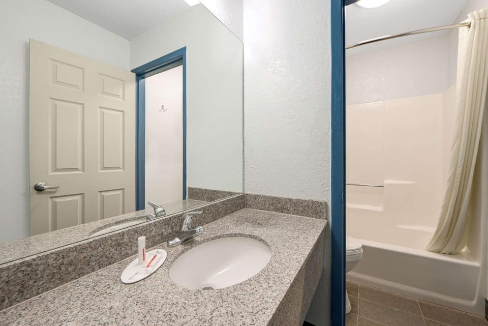 Bathroom, Photo of the whole room, On site