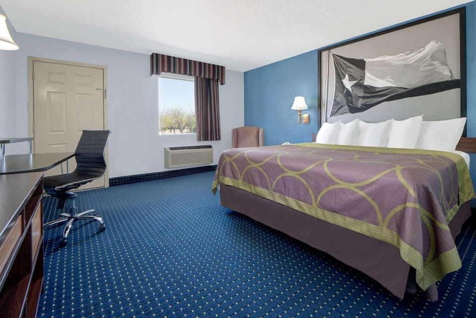 Photo of the whole room, On site