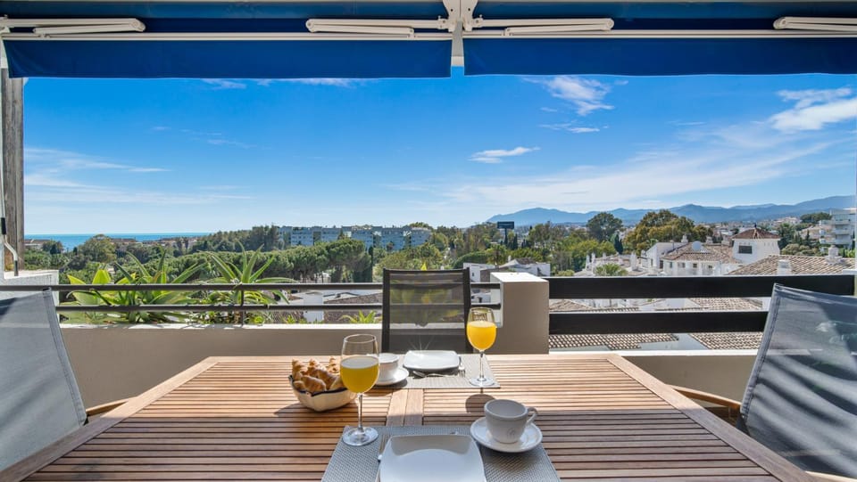 1 Bedroom Apartment, with Sea Views, in Medina Garden - Puerto Banús Apartment in Marbella