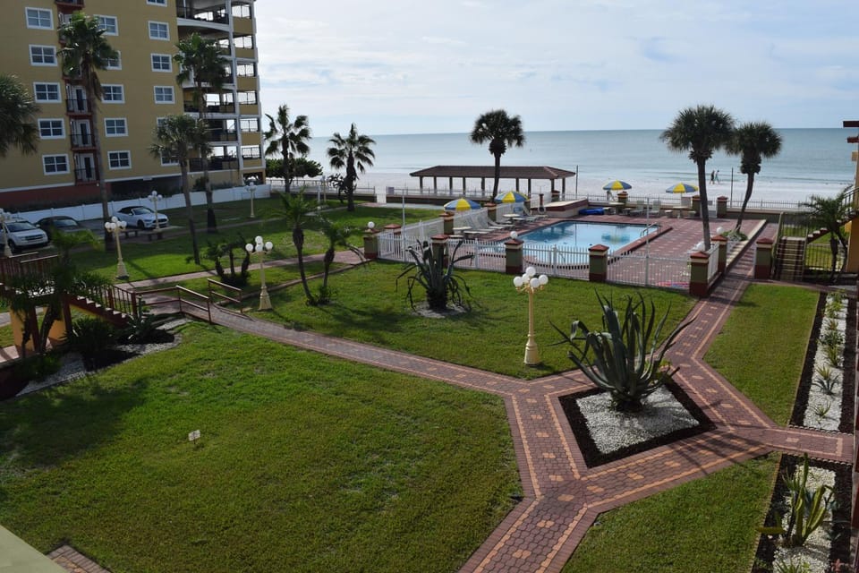 Beach, Swimming pool