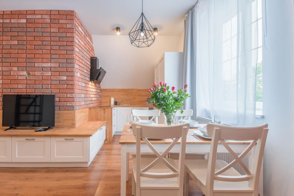 TV and multimedia, Dining area