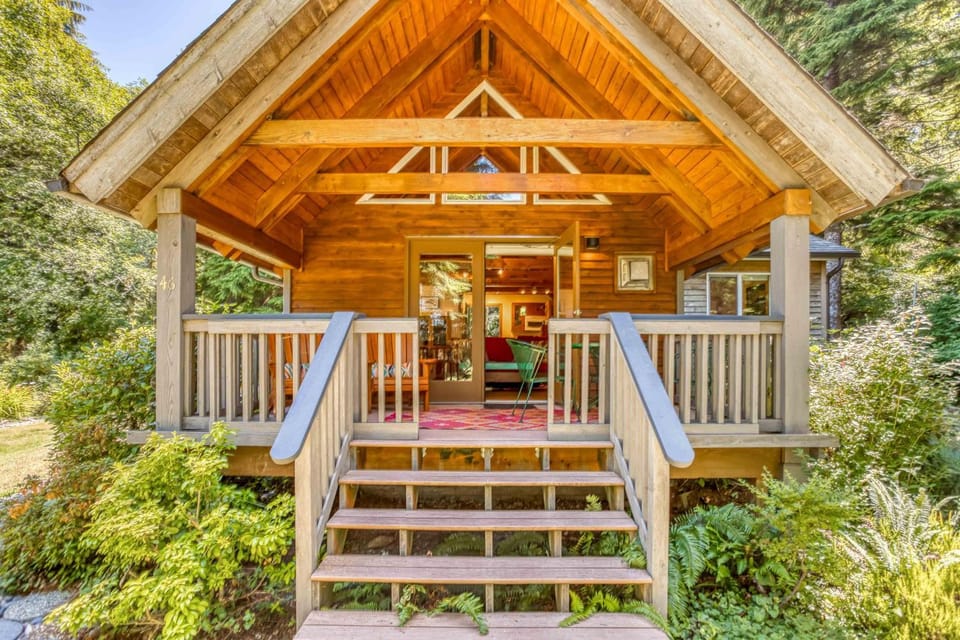 Guineveres Cottage House in Yachats