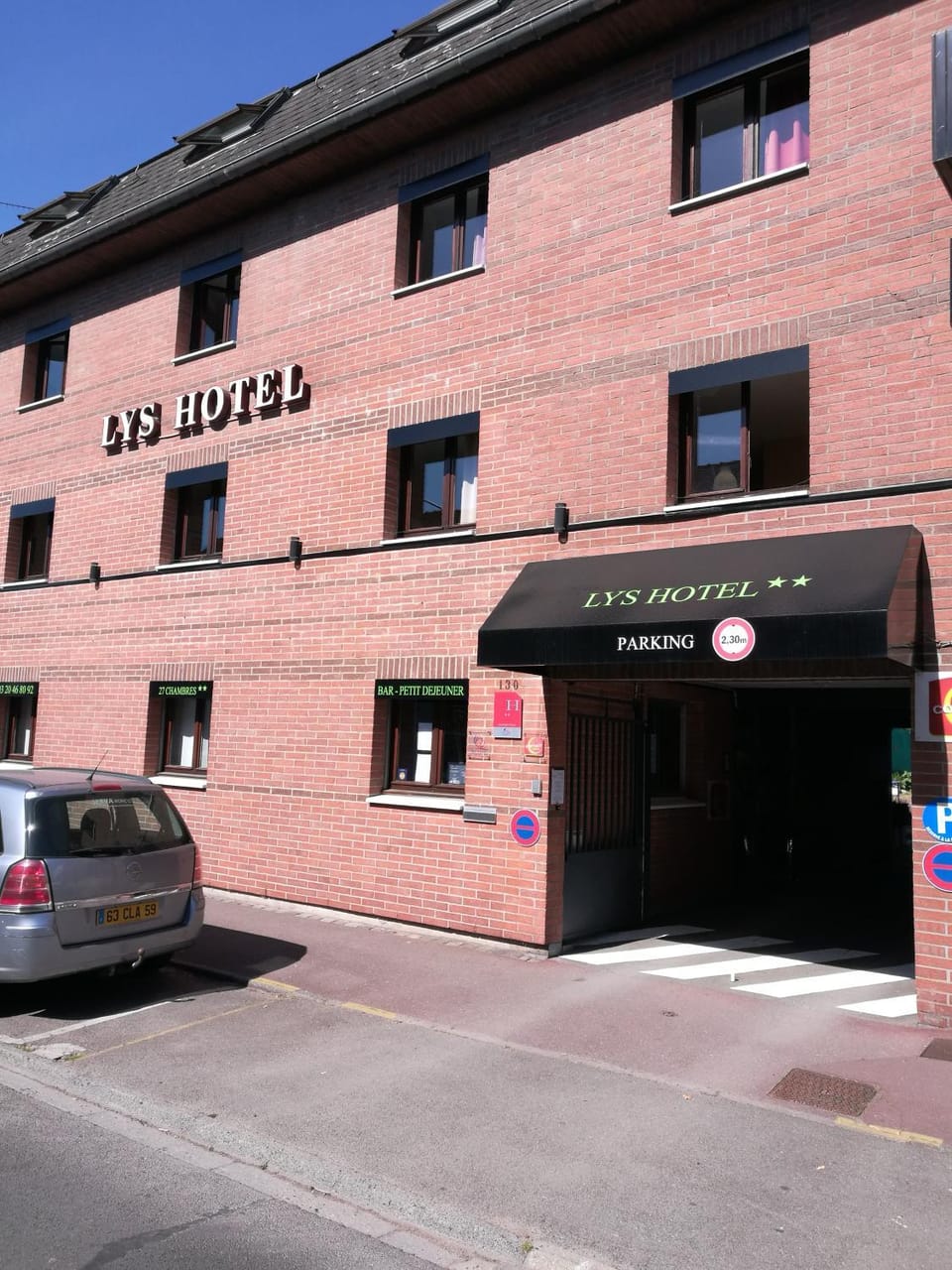 Property building, Facade/entrance
