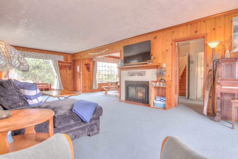 The Nordic House in the Cove - Meredith Lodging House in Seaside