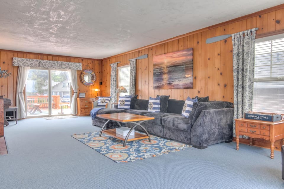 The Nordic House in the Cove - Meredith Lodging House in Seaside