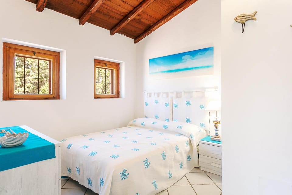 Property building, Living room, Bedroom