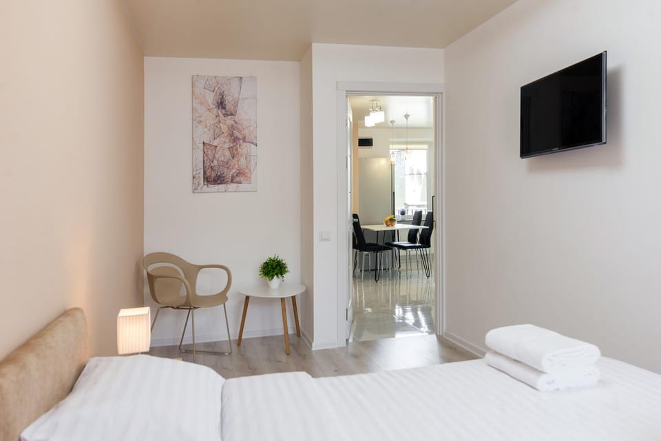 Bed, TV and multimedia, Other, Photo of the whole room, Bedroom