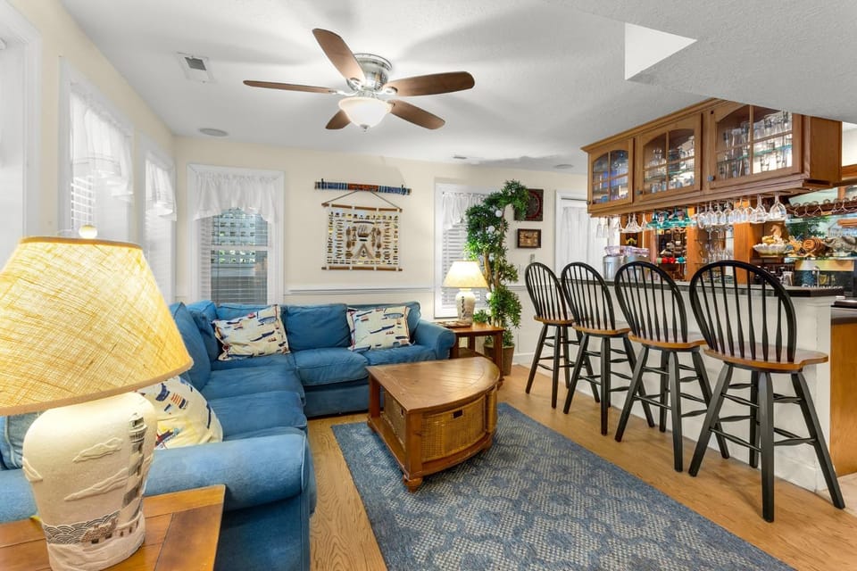 6085 - Woodstock House in Nags Head
