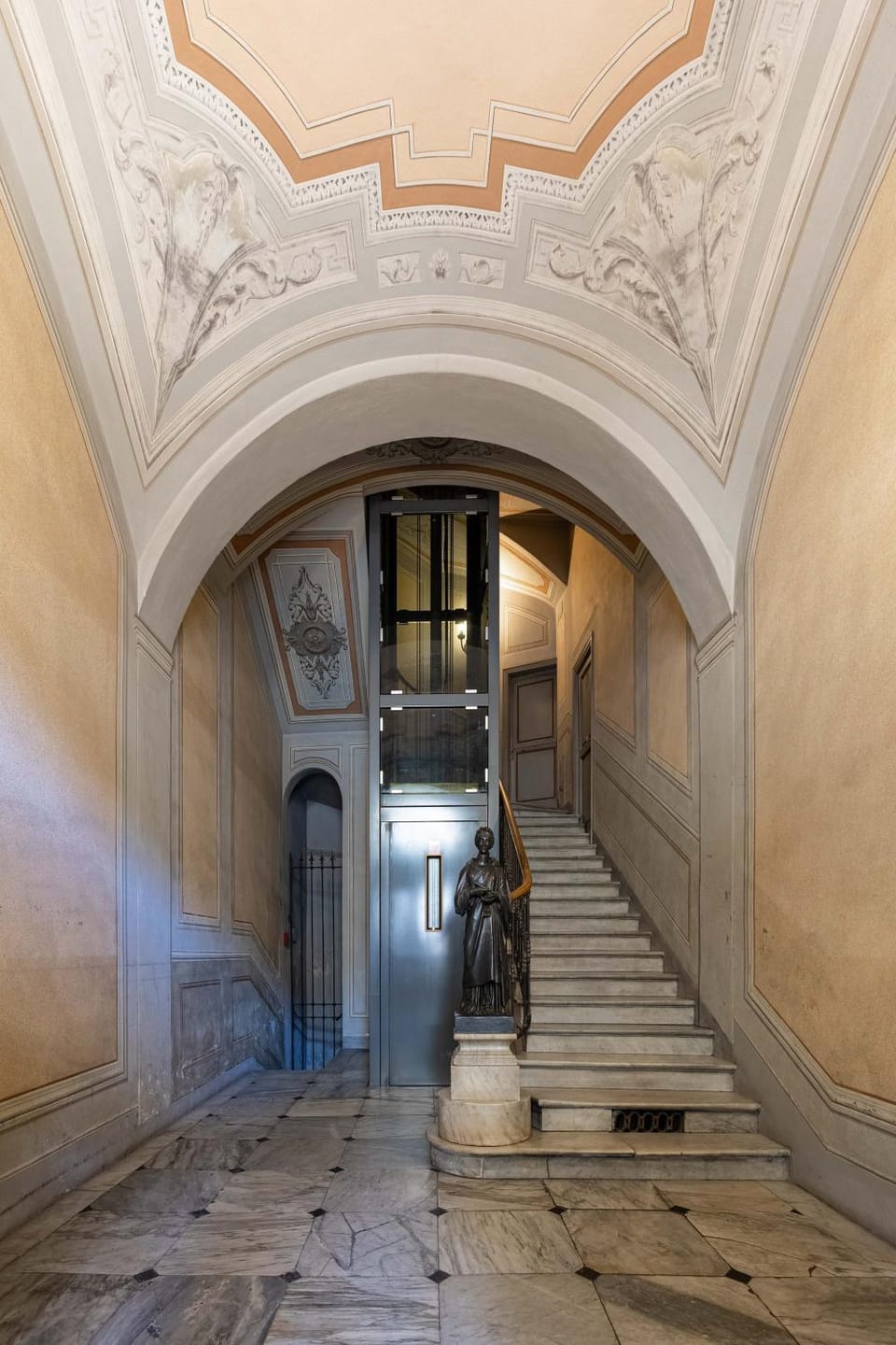 Facade/entrance