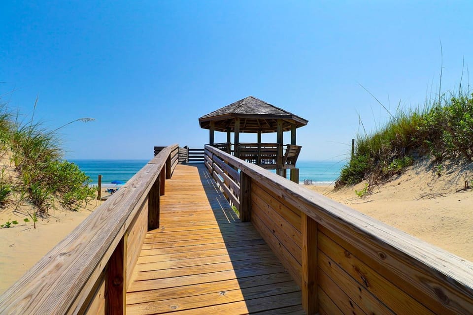 1245 - Castle Sween House in Corolla