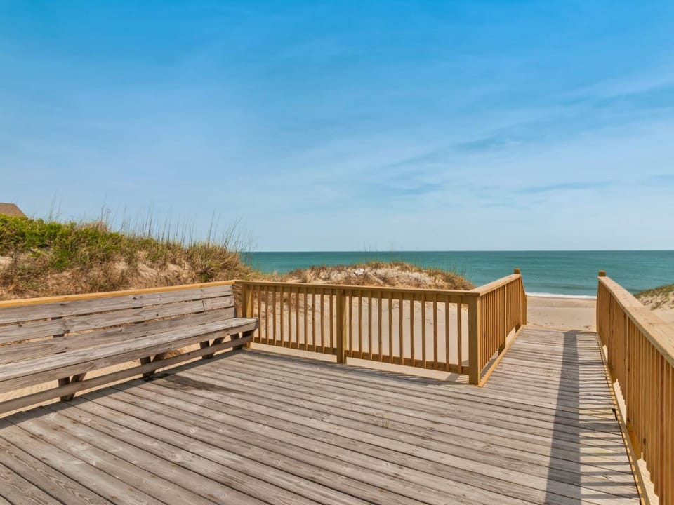 7030 - Explorers Beacon House in Nags Head